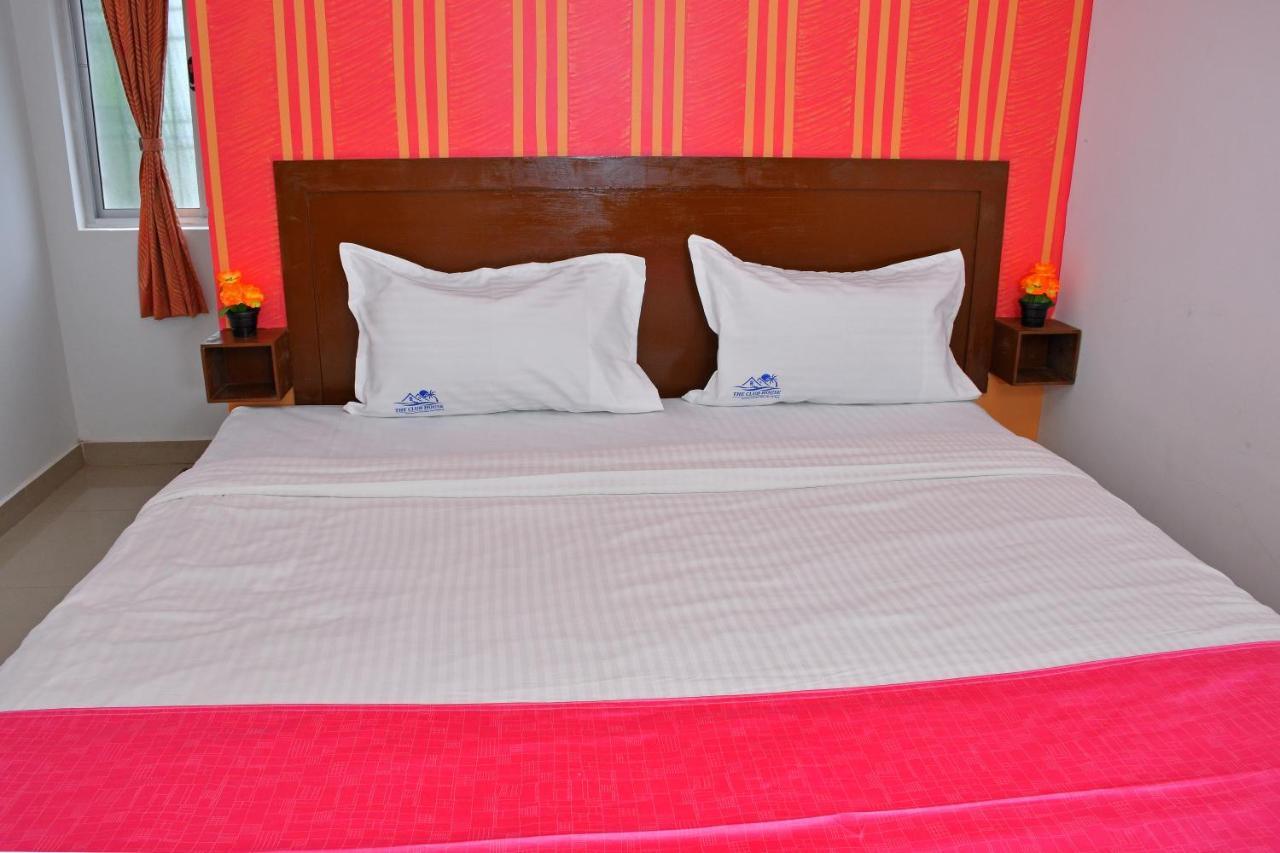 The Club House- Swimming Pool That'S Better Than The Beach Hotell Pondicherry Exteriör bild
