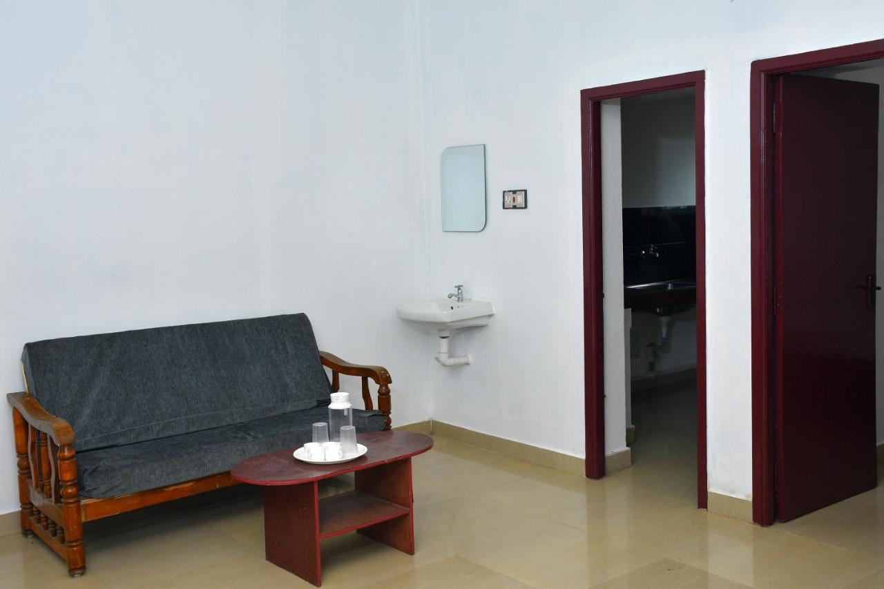 The Club House- Swimming Pool That'S Better Than The Beach Hotell Pondicherry Exteriör bild