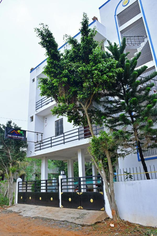The Club House- Swimming Pool That'S Better Than The Beach Hotell Pondicherry Exteriör bild